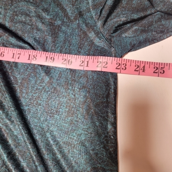 Exclusive one 2XL green and black blouse with embellishments. - Picture 4 of 13